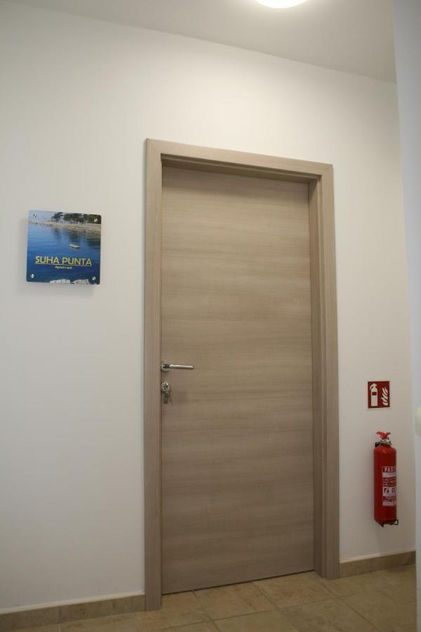 Apartments Suha Punta - Villa Babalonija Kampor Εξωτερικό φωτογραφία
